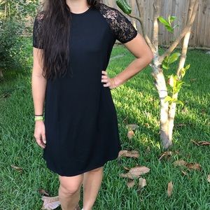 Small Agnes & Dora raglan lace sleeve dress